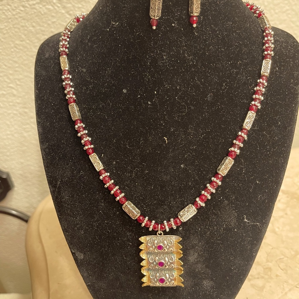 Vintage design necklace